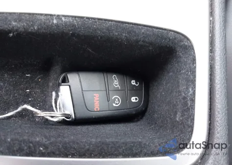 2021 Jeep Grand Cherokee Laredo X 4X4 z USA, uszkodzony, nr VIN 1C4RJFAG5MC566243